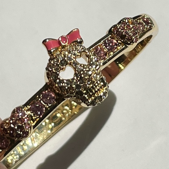 Betsy Johnson SKULL bracelet pink - Picture 6 of 9